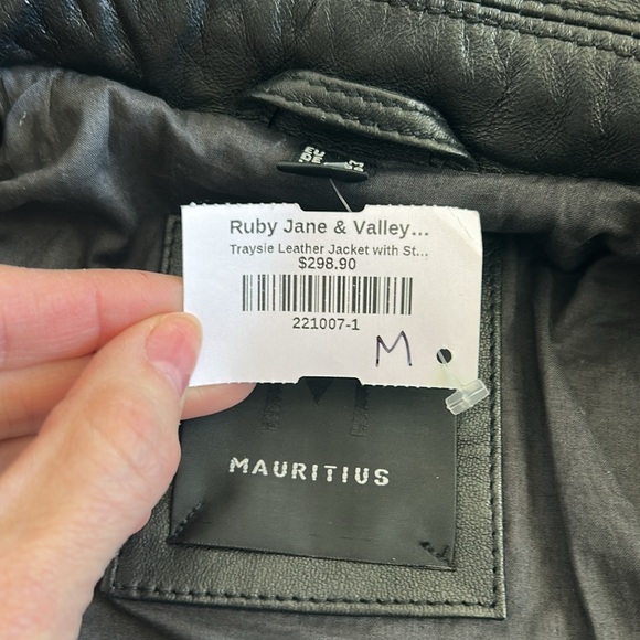 Mauritius cool leather jacket with light gold zipper. NWT - Picture 8 of 15